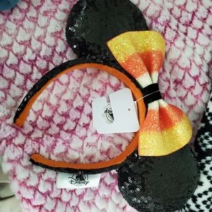 Minnie Mouse ears